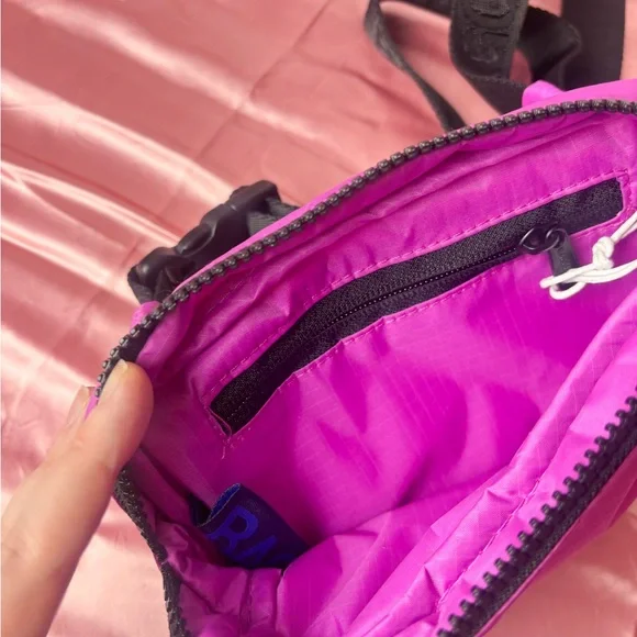 NWT Baggu Extra Pink Puffy Fanny Pack - Picture 6 of 6